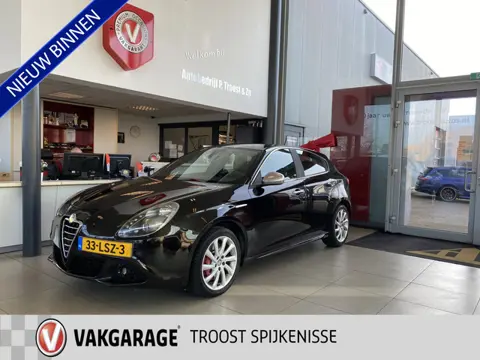Alfa Romeo Giulietta 1.4 T Distinctive,Climate&Cruisecontrol,Elektrischpakket,Leder/Stof Bekleding,1