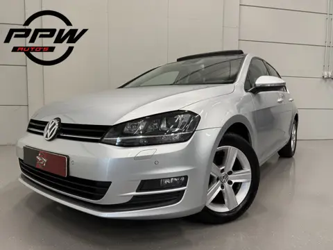 Volkswagen Golf 1.2 TSI 110PK DSG 5drs. PANO/BI-XENON/LEER-STOF SP.STOELEN/MASSAGE/CARPLAY/NAVI/ECC/