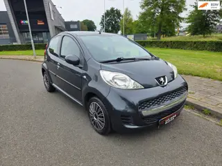 Peugeot 107 1.0-12V XR 5 deurs airco