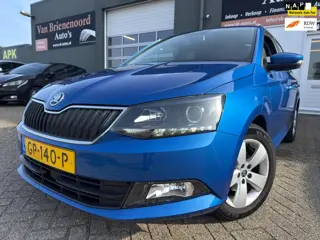 Skoda Fabia Combi 1.2 TSI Ambition van 2de Eig met parkeersensoren en cruise controle en airco