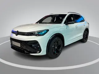 Volkswagen Tiguan R-Line 1.5 eHybrid 204 PK 6 versn. DSG · Voorstoelen verwarmbaar · Sfeerverlichtin