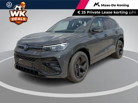 Volkswagen Tiguan R-Line 1.5 eHybrid 204 PK 6 versn. DSG · Voorstoelen verwarmbaar · Sfeerverlichtin