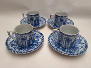 set van 4 kop en schotels lange lijs