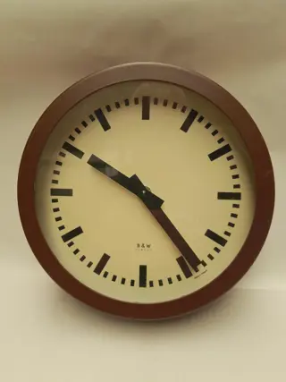 B&W Wall Clock Brown White Diameter 20cm