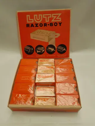 vintage Lutz RazorBoy scheermesjes display uit de jaren 60