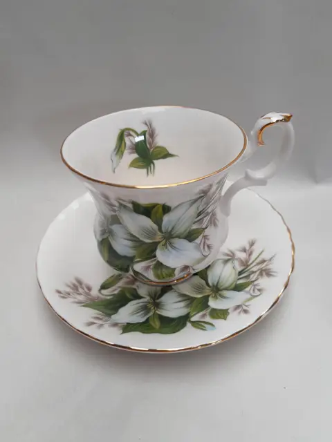 Royal Albert Trillium theekop en schotel - Bone China Engeland