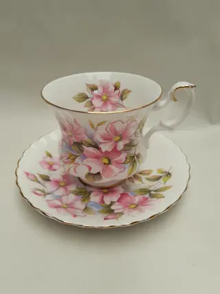 Royal Albert Wild Rose theekop en schotel - Bone China Engeland