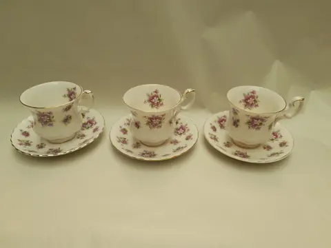 Royal Albert Sweet Violets theekop en schotel paarse bloemen vintage kop en schotel - set van 3