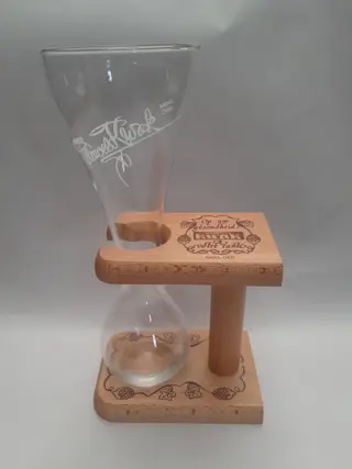Pouwels Kwak bier glas in houten standaard. Belgische vintage bierglas