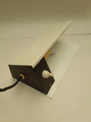 Midcentury wall lamp - Anvia - minimalist design - vintage 60s

20x10x7cm

in redelijke staat, heeft wat krasjes

box17