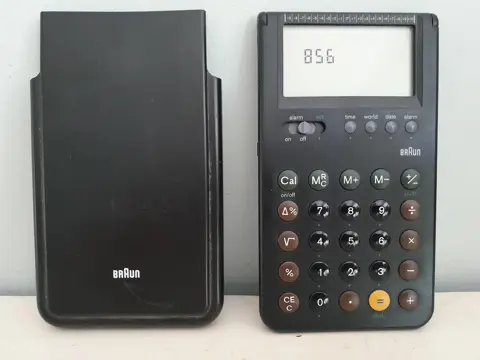 Braun ET88 calculator - Braun 4788 - Dietrich Lubs - 1991 - Dieter Rams stijl