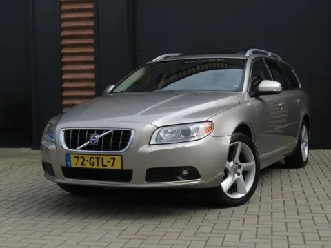 Volvo V70 2.0 Summum Airco Cr-Control Schuifdak Trekh Youngtimer