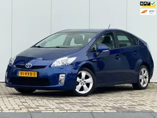 Toyota Prius 1.8 DYNAMIC AUTOMAAT HYBRIDE NAVI CAMERA KEYLESS HEADUP DISPLAY