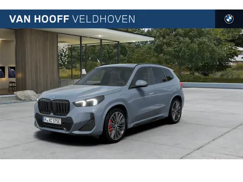 BMW X1 xDrive25e M Sport Automaat / Panoramadak / Trekhaak / Sportstoelen / Parking Assistant Plus /