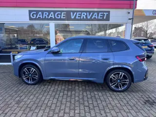 BMW iX1 xDrive30 67 kWh M-Sport (bj 2023, automaat)