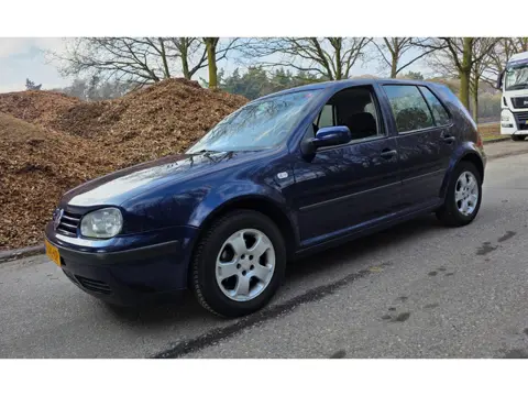 Volkswagen Golf 2.0 APK T/M 27-03-2027 - 5 Deurs - Airco -