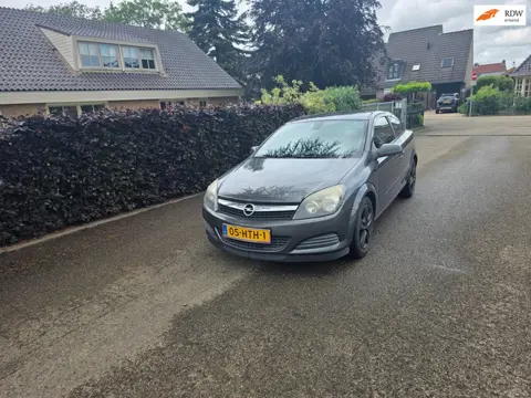 Opel Astra GTC 1.4 Edition