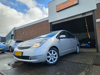 Toyota Prius 1.5 VVT-i Tech Edition GARANTIE Met Nieuwe APK