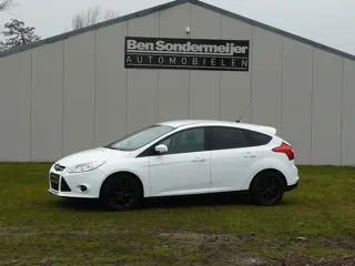 Ford Focus 1.0 EcoBoost Titanium koppakking lekt zie tekst