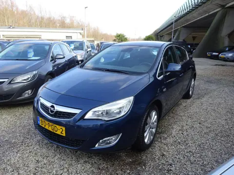 Opel Astra 1.4 Turbo Cosmo, Navigatie, Cruise control, Airco, Trekhaak