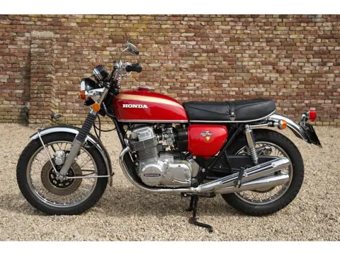 Honda CB750 K2 Four Extensive restoration, Finished in Candy Ruby Red, A top-notch enthusiast motorc