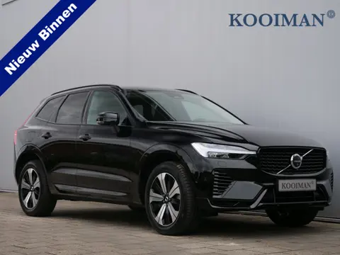 Volvo XC60 2.0 T6 Plug-in hybrid AWD Plus Dark 350 Pk Automaat Navi / Pano-dak / 360 Camera / Apple 