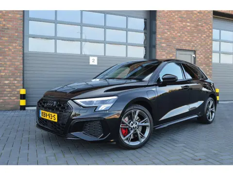 Audi A3 Sportback 45 TFSIe S edition Competition (bj 2022)