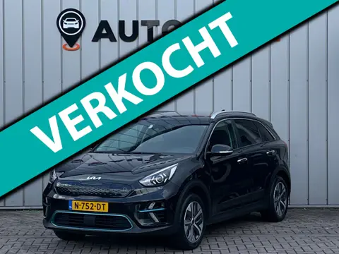 Kia E-Niro Edition 64 kWh SOH 100 % FASE 3 ORG NL TREKHAAK|CAMERA|ADAPT.CRUISE|VIRTUAL.COCKPIT|LANE.