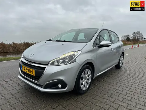 Peugeot 208 1.2 PureTech Blue Lion, Airco, Carplay, Cruisecontrol, Navigatie, PDC.