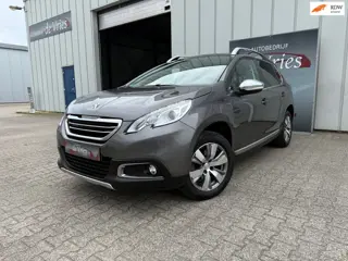 Peugeot 2008 1.2 PureTech Allure / Airco / Navi / Trekhaak / Pano dak / Cruise Control /