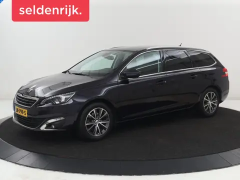 Peugeot 308 1.2 PureTech Allure | Panoramadak | Trekhaak |  Camera | Navigatie | Full LED | Parkeerh