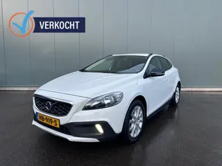Volvo V40 2.0 D3 Momentum ONDERHOUDSBOEKJE | BLIS | TREKHAAK !