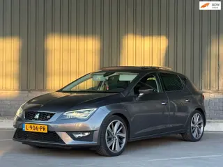 Seat Leon 2.0 TDI FR / Pano / Connect / APK