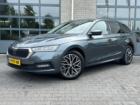 Skoda Octavia 1.5 TSI First Edition |PARKEERCAMERA|NAVIGATIE|