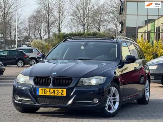 BMW 3-serie Touring 320i High Executive| Panoramadak | Xenon | Stoelverwarming | Parkeersensoren | C