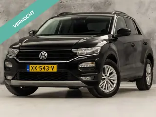 Volkswagen T-Roc 1.5 TSI Sport 150Pk Automaat (APPLE CARPLAY, GROOT NAVI, CLIMATE, GETINT GLAS, SPOR