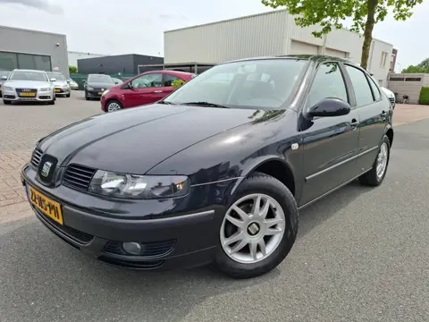 Seat Leon 1.6-16V Stella AIRCO/CRUISE/TREKHAAK!