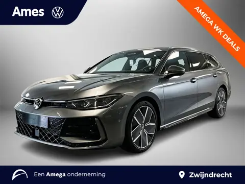 Volkswagen Passat Variant 1.5 150pk eTSI R-Line Edition App-Connect Wireless | Panoramadak | Achteru
