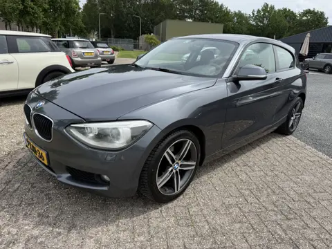 BMW 1-serie 116d. Navi,Leer Xenon,Trekhaak. Mooie auto !