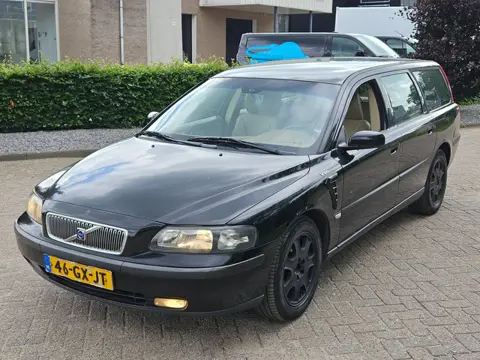 Volvo V70 2.4 Comfort Line apk 12-01-2027