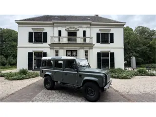 Land Rover Defender 2.3i 16V 110 SW XTech Automaat Something special / The Duke of Bergen