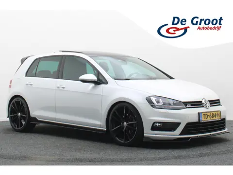 Volkswagen Golf 1.4 TSI DSG R-Line Panoramadak, Sportstoelen, Stoelverwarming, Camera, Apple Carplay