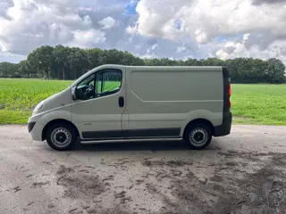 Renault Trafic 2.5 dCi T27 L1H1