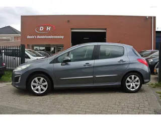 Peugeot 308 1.6 VTi Première airco panoramadak apk 03-02-2027 inruil mogelijk nap