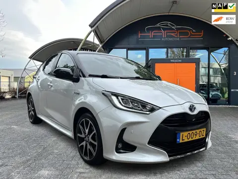 Toyota Yaris 1.5 Hybrid EXECUTIVE PANORAMA JBL HEADUP RIJKLAARPRIJS