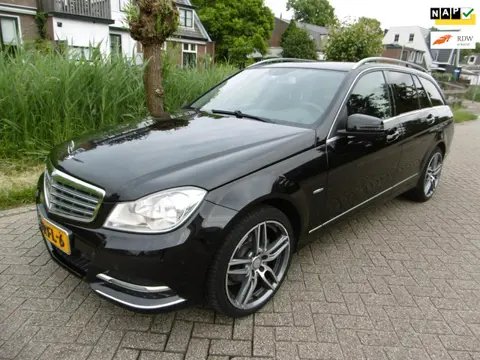 Mercedes-Benz C-klasse Estate 180 157pk Historie Clima Navi Trekhaak 1800kg