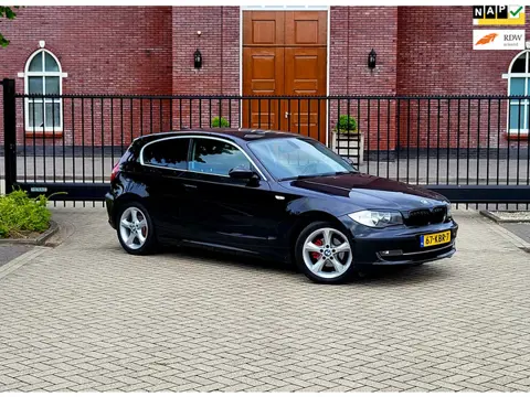 BMW 1-serie 116i Business Line / Airco / Navi / Camera / Bluethoot / Apk