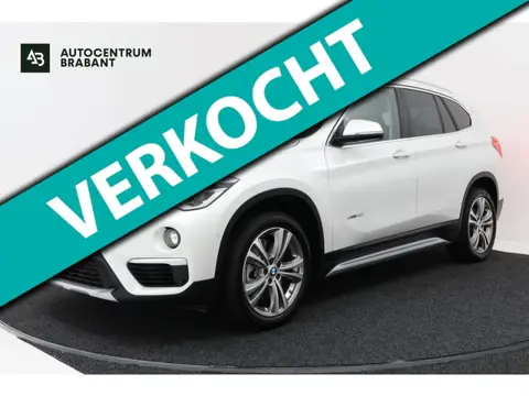 BMW X1 SDrive20i High Executive (PANORAMADAK, HARMAN/KARDON, GROOT-NAVIGATIE, STOELVERWARMING, DEALE
