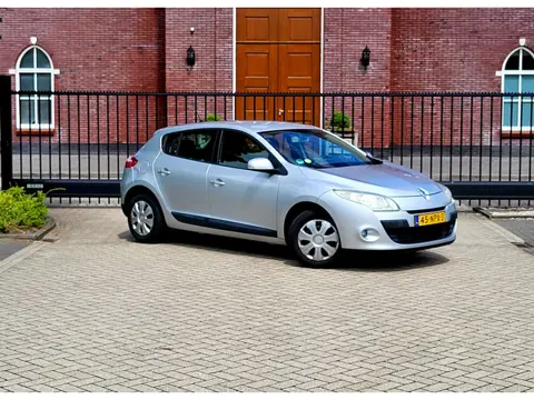 Renault Mégane 1.6 Expression / Airco / Navi / Dealer onderhouden / Nap / Cruise