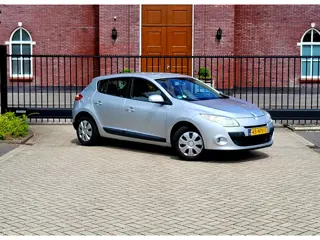Renault Mégane 1.6 Expression / Airco / Navi / Dealer onderhouden / Nap / Cruise